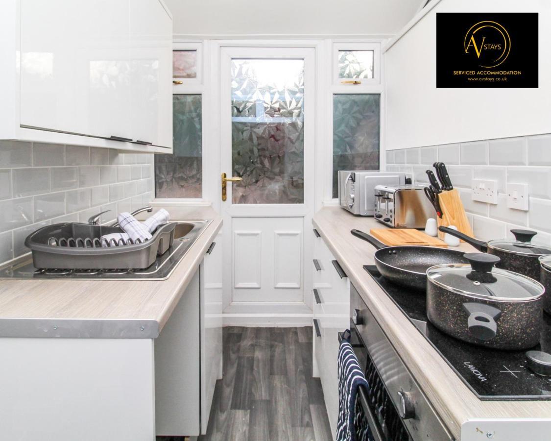 Modern House By Av Stays Short Lets & Serviced Accommodation St Helens St Helens (Merseyside) Exterior photo