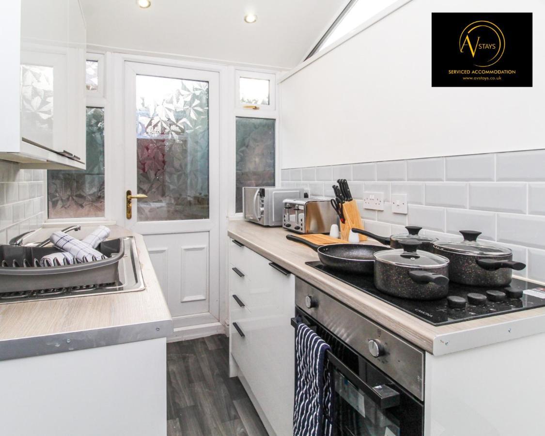 Modern House By Av Stays Short Lets & Serviced Accommodation St Helens St Helens (Merseyside) Exterior photo