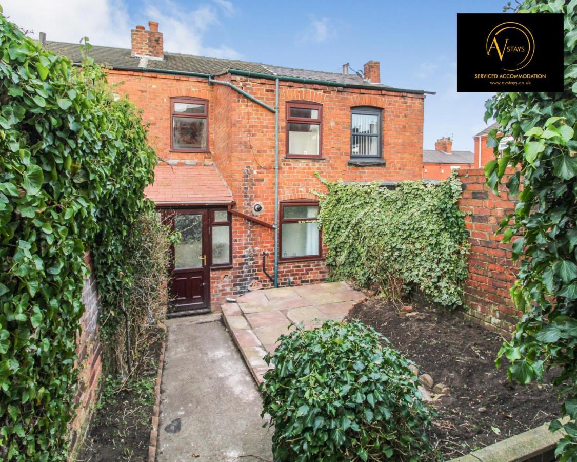 Modern House By Av Stays Short Lets & Serviced Accommodation St Helens St Helens (Merseyside) Exterior photo
